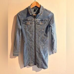 Super cute zip up denim dress NWT
